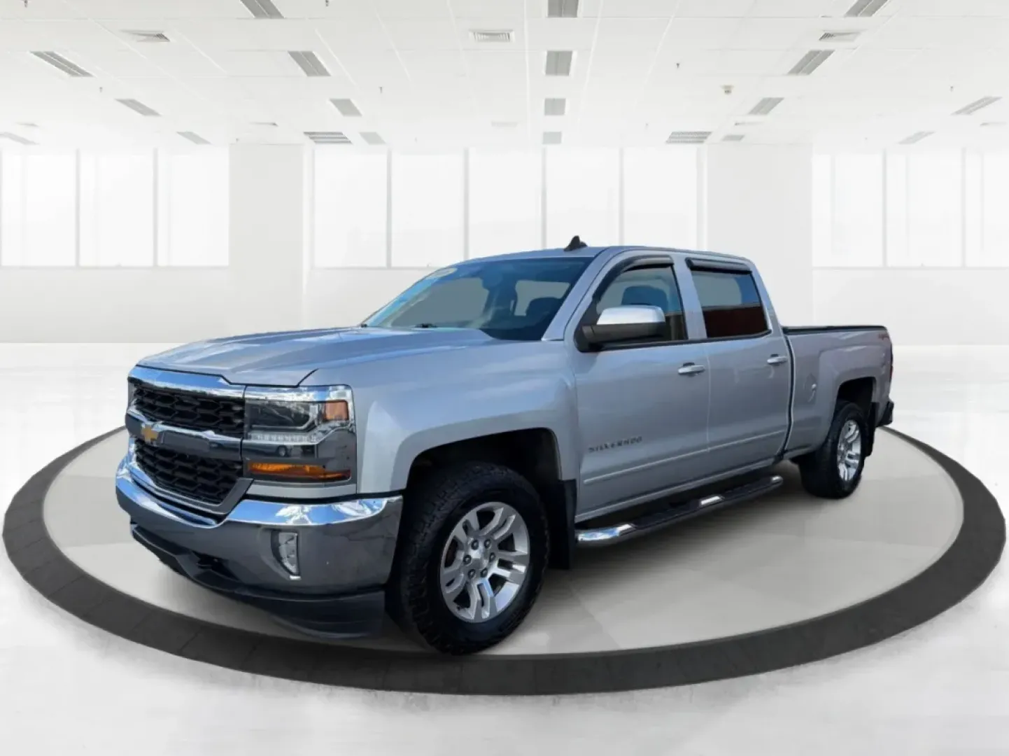 2016 Chevrolet Silverado 1500 1LT (1GCUKREC8GF) with an EcoTec3 5.3L V-8 gasoline direct injection engine, located at 880 E. National Road, Vandalia, OH, 45377, (937) 908-9800, 39.891918, -84.183594 - **Discover the Ultimate Adventure with the 2016 Chevrolet Silverado 1500 at Advantage Car and Credit - Vandalia!**<br /> <br /> Are you ready to elevate your driving experience and tackle the open road with confidence? Look no further than our stunning 2016 Chevrolet Silverado 1500, available now at - Photo#8