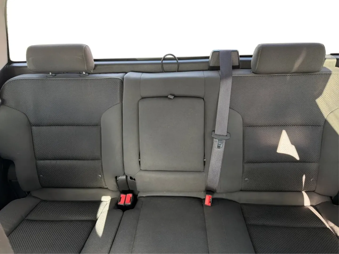 2016 Chevrolet Silverado 1500 1LT (1GCUKREC8GF) with an EcoTec3 5.3L V-8 gasoline direct injection engine, located at 4508 South Dixie Dr, Moraine, OH, 45439, (937) 908-9800, 39.689976, -84.218452 - **Discover the Ultimate Adventure with the 2016 Chevrolet Silverado 1500 at Advantage Car and Credit - Vandalia!**<br /> <br /> Are you ready to elevate your driving experience and tackle the open road with confidence? Look no further than our stunning 2016 Chevrolet Silverado 1500, available now at - Photo#13