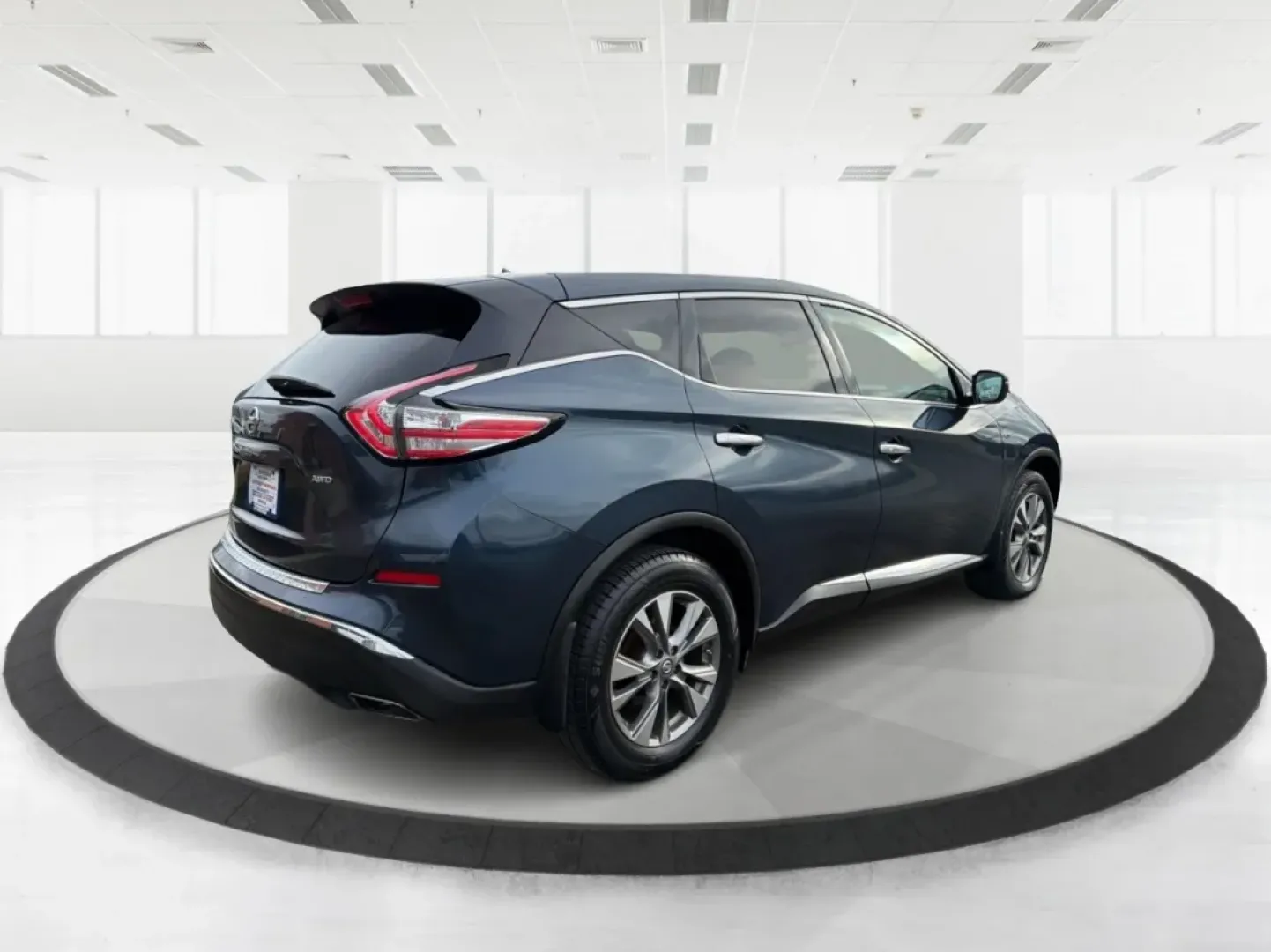 2016 Nissan Murano S (5N1AZ2MH1GN) with an 3.5L V-6 DOHC engine, located at 880 E. National Road, Vandalia, OH, 45377, (937) 908-9800, 39.891918, -84.183594 - **Elevate Your Daily Drive with the 2016 Nissan Murano S Perfect for Families and Adventurers Alike!**<br /> <br /> Are you in search of a vehicle that seamlessly blends style, comfort, and performance? Look no further than this stunning **2016 Nissan Murano S**, available now at **Advantage Car an - Photo#2