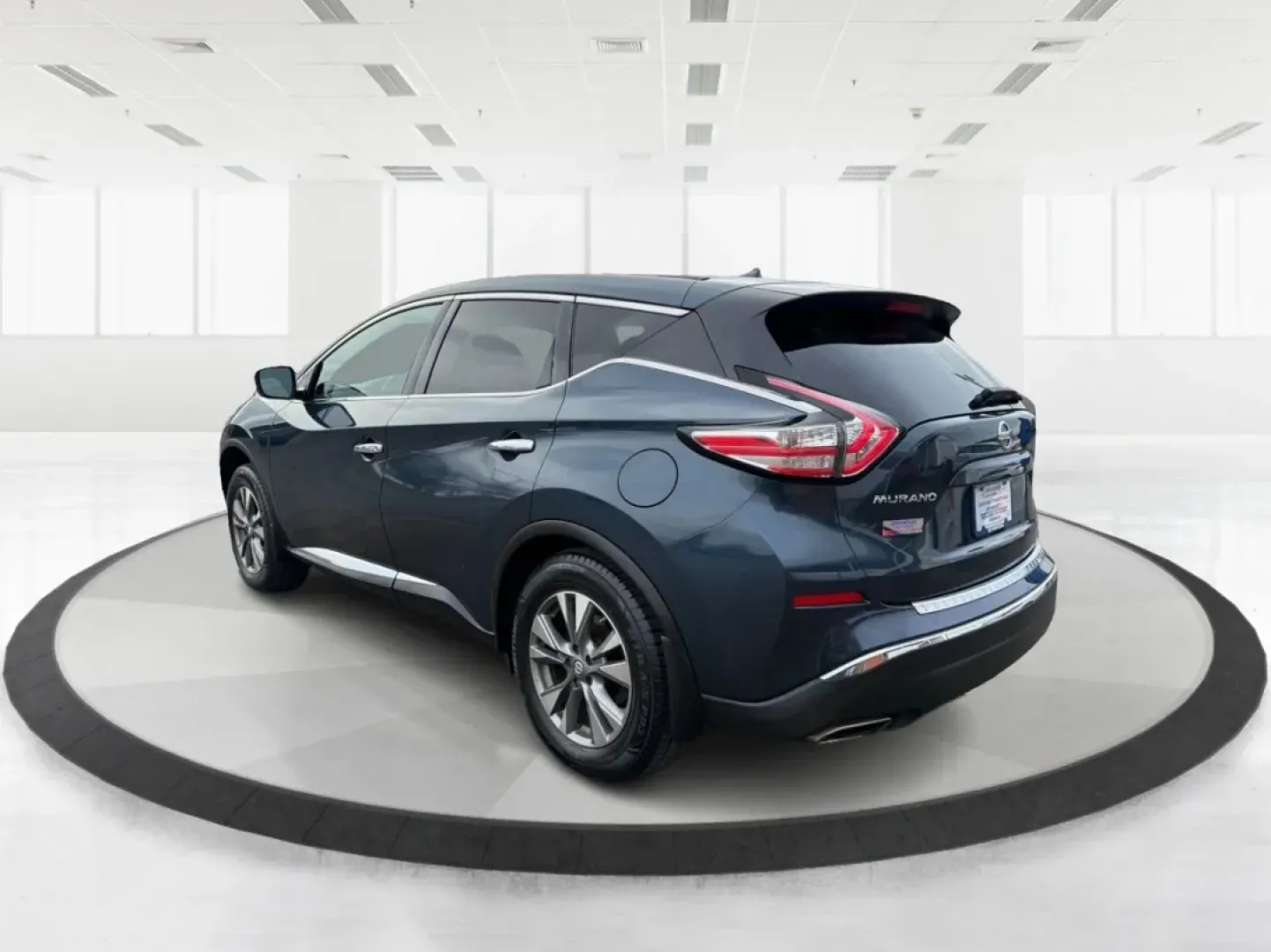 2016 Nissan Murano S (5N1AZ2MH1GN) with an 3.5L V-6 DOHC engine, located at 880 E. National Road, Vandalia, OH, 45377, (937) 908-9800, 39.891918, -84.183594 - **Elevate Your Daily Drive with the 2016 Nissan Murano S Perfect for Families and Adventurers Alike!**<br /> <br /> Are you in search of a vehicle that seamlessly blends style, comfort, and performance? Look no further than this stunning **2016 Nissan Murano S**, available now at **Advantage Car an - Photo#4