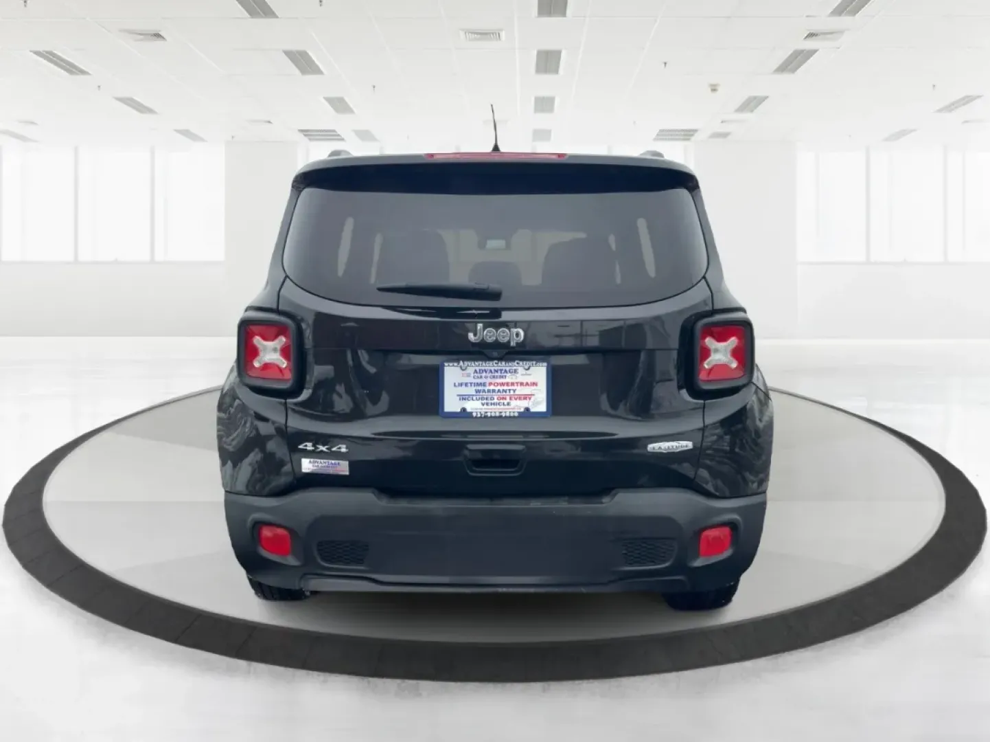 2018 Jeep Renegade Latitude 4x4 (ZACCJBBB5JP) with an Other engine, located at 1951 S Dayton Lakeview Rd., New Carlisle, OH, 45344, (937) 908-9800, 39.890999, -84.050255 - **Explore New Adventures with the 2018 Jeep Renegade Latitude 4x4!**<br /> <br /> Are you ready to elevate your adventures with a vehicle that perfectly balances style, comfort, and capability? Look no further than this striking 2018 Jeep Renegade Latitude 4x4, available now at Advantage Car and Cre - Photo#3