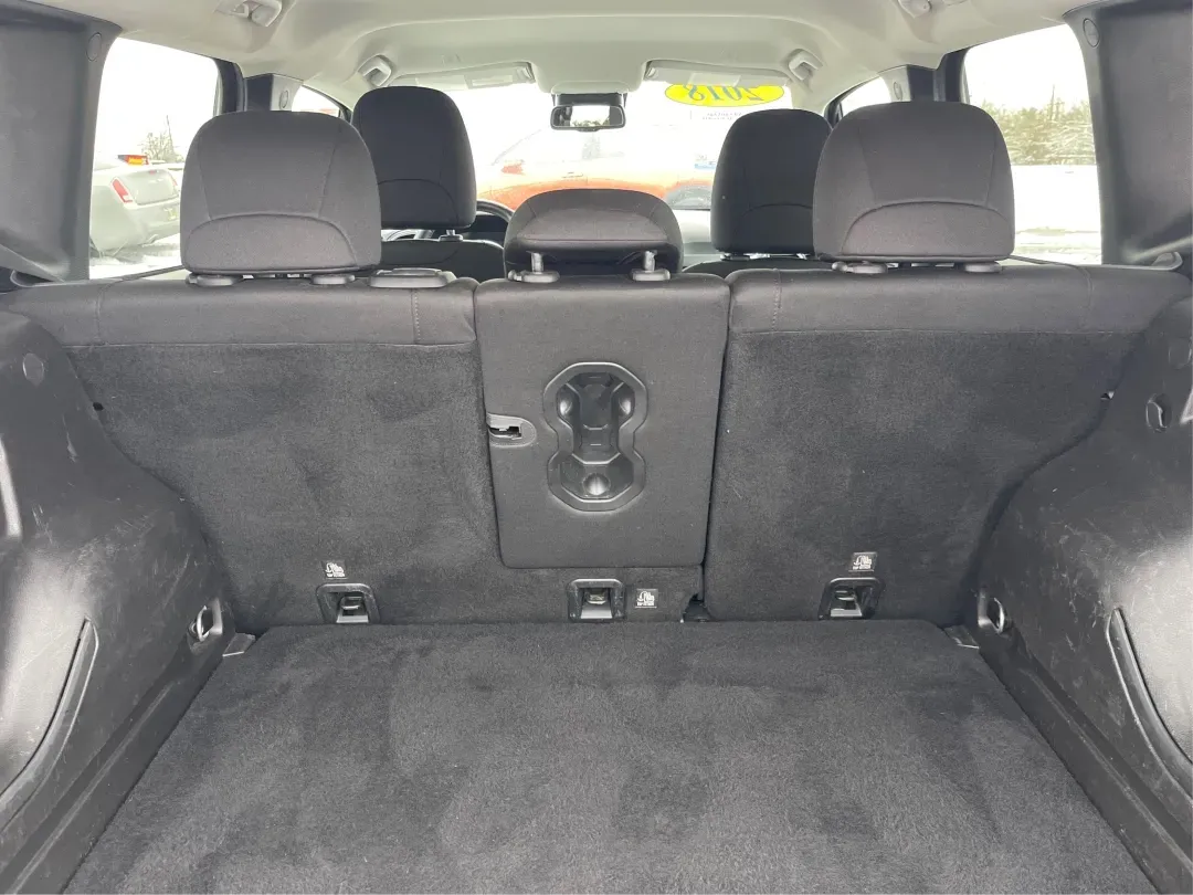 2018 Jeep Renegade Latitude 4x4 (ZACCJBBB5JP) with an Other engine, located at 1951 S Dayton Lakeview Rd., New Carlisle, OH, 45344, (937) 908-9800, 39.890999, -84.050255 - **Explore New Adventures with the 2018 Jeep Renegade Latitude 4x4!**<br /> <br /> Are you ready to elevate your adventures with a vehicle that perfectly balances style, comfort, and capability? Look no further than this striking 2018 Jeep Renegade Latitude 4x4, available now at Advantage Car and Cre - Photo#11