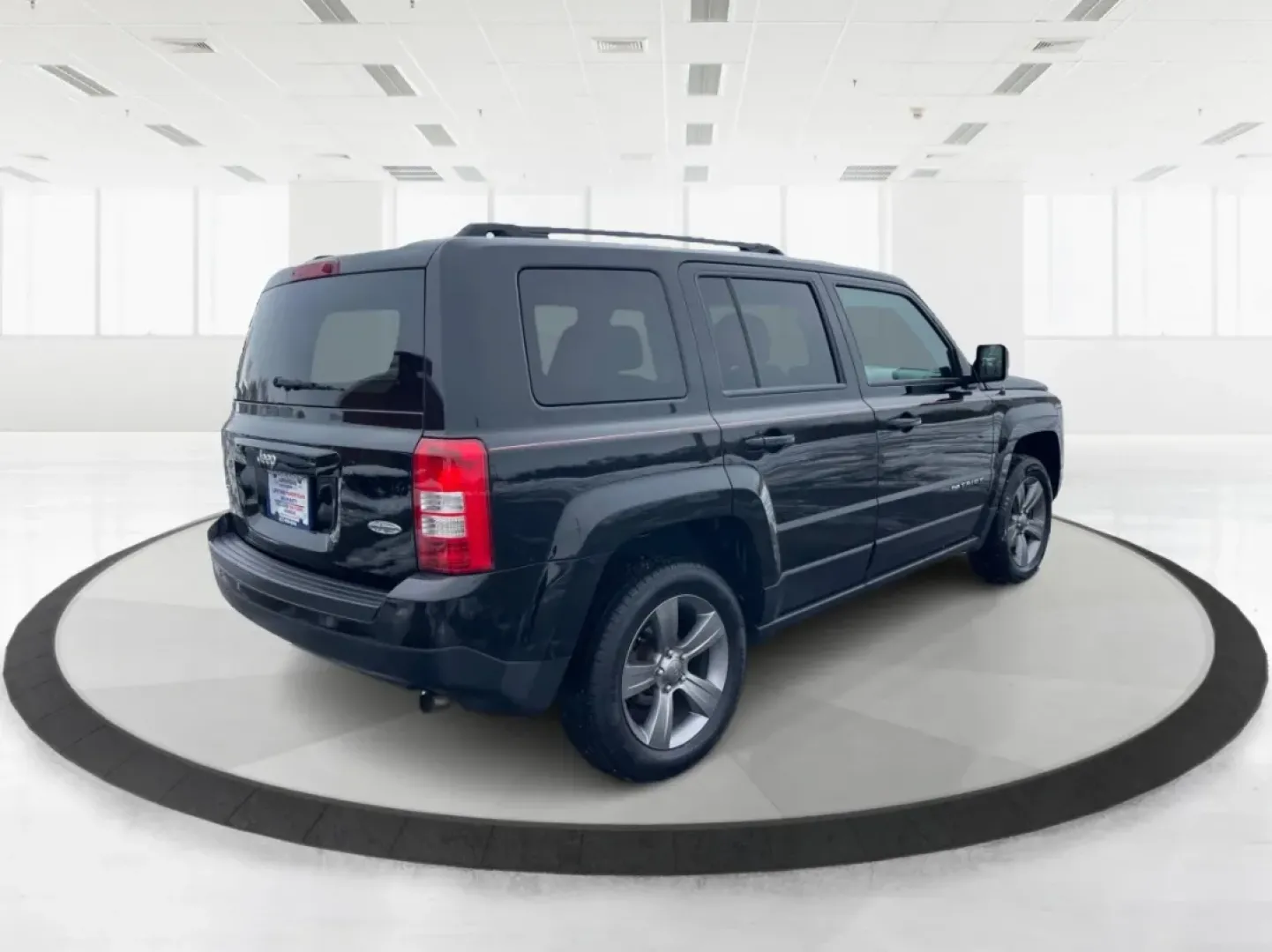 2015 Jeep Patriot High Altitude Edition (1C4NJRFB5FD) with an 2.4L I-4 DOHC engine, located at 1951 S Dayton Lakeview Rd., New Carlisle, OH, 45344, (937) 908-9800, 39.890999, -84.050255 - **Experience Adventure and Convenience with the 2015 Jeep Patriot at Advantage Car and Credit - New Carlisle, OH!**<br /> <br /> Are you ready to elevate your driving lifestyle? Whether you're a weekend adventurer seeking thrilling off-road experiences, a busy commuter needing reliable transportatio - Photo#2