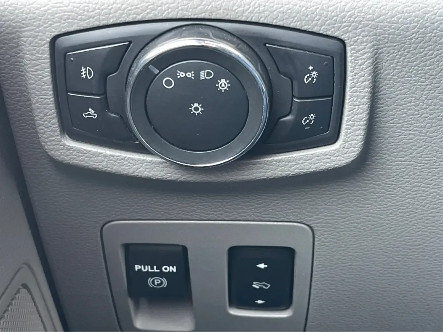 2019 Ford F-150 XLT (1FTFW1E42KK) with an Other engine, located at 1951 S Dayton Lakeview Rd., New Carlisle, OH, 45344, (937) 908-9800, 39.890999, -84.050255 - **Experience Adventure and Reliability with the 2019 Ford F-150 XLT at Advantage Car and Credit - New Carlisle!**<br /> <br /> Are you in search of a vehicle that can keep up with your active lifestyle? Whether you're hauling the family for a weekend getaway, navigating daily commutes, or tackling o - Photo#16