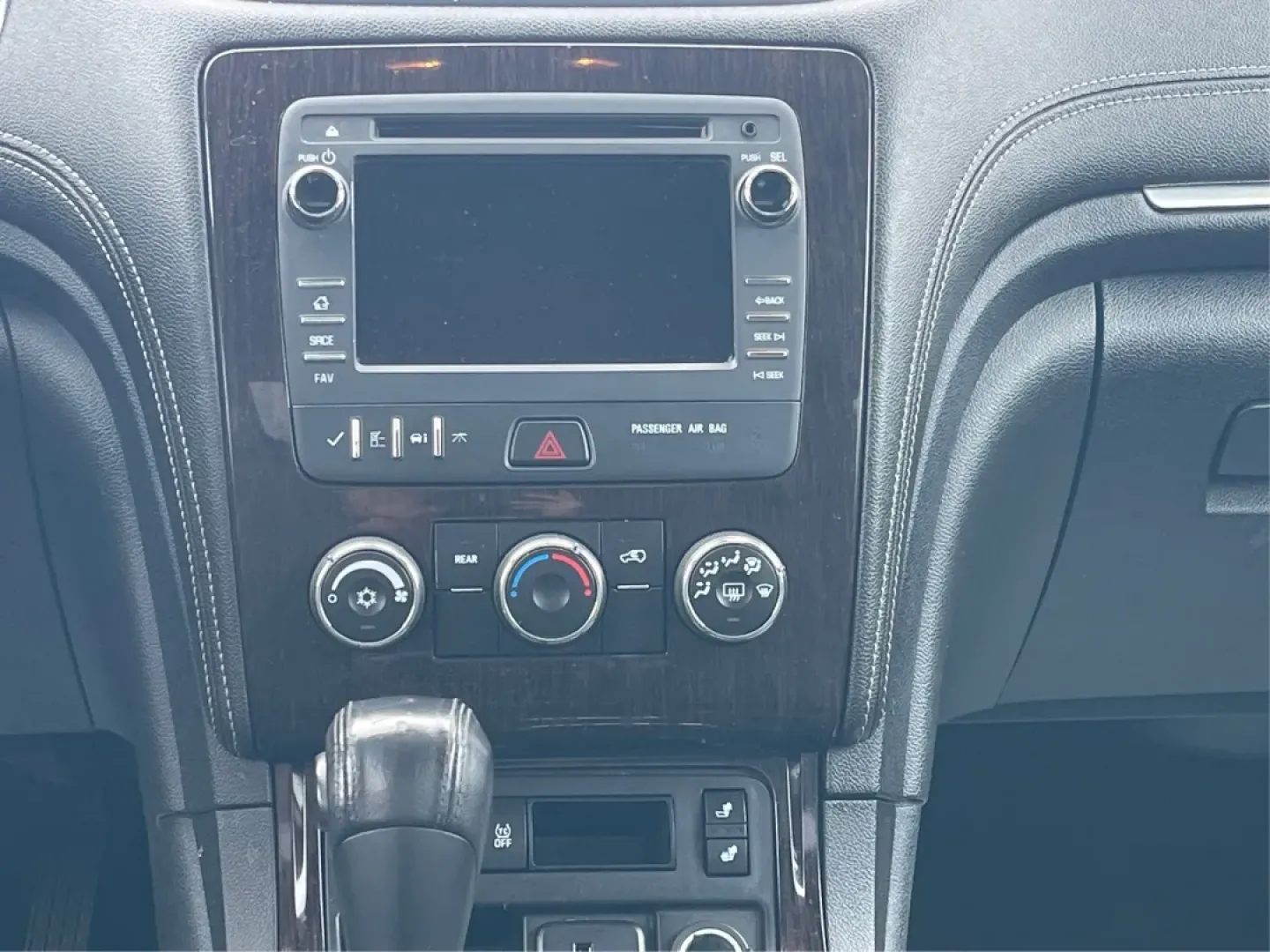 2017 Chevrolet Traverse 1LT (1GNKRGKDXHJ) with an 3.6L V-6 gasoline direct injection engine, located at 880 E. National Road, Vandalia, OH, 45377, (937) 908-9800, 39.891918, -84.183594 - **Explore the Open Road with the 2017 Chevrolet Traverse: Your Family's Ideal Adventure Companion!**<br /> <br /> Are you seeking a versatile SUV that effortlessly blends comfort, style, and practicality? Look no further than the stunning 2017 Chevrolet Traverse 1LT, available now at Advantage Car a - Photo#13