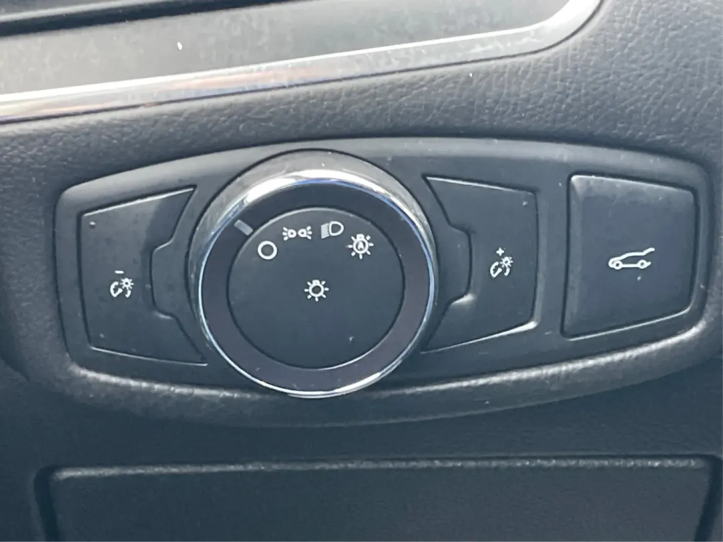 2017 Ford Edge Titanium (2FMPK4K86HB) with an Other engine, located at 1951 S Dayton Lakeview Rd., New Carlisle, OH, 45344, (937) 908-9800, 39.890999, -84.050255 - Unleash your adventurous spirit with the 2017 Ford Edge Titanium SUV, now available at Advantage Car and Credit in New Carlisle, OH! This versatile vehicle is perfect for families on the go, commuters looking for comfort, or anyone who enjoys weekend adventures. With a spacious interior and robust c - Photo#17