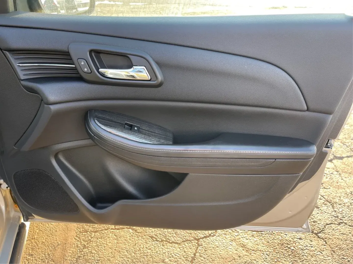 2014 Chevrolet Malibu 1LT (1G11C5SL7EF) with an ECOTEC 2.5L I-4 gasoline direct injection engine, located at 1230 East Main St, Xenia, OH, 45385, (937) 908-9800, 39.688026, -83.910172 - Are you ready to elevate your daily commute or make unforgettable memories on weekend adventures? The 2014 Chevrolet Malibu 1LT, now available at Advantage Car and Credit in Xenia, OH, is the perfect sedan for those seeking a reliable, stylish, and feature-packed vehicle without breaking the bank. W - Photo#20