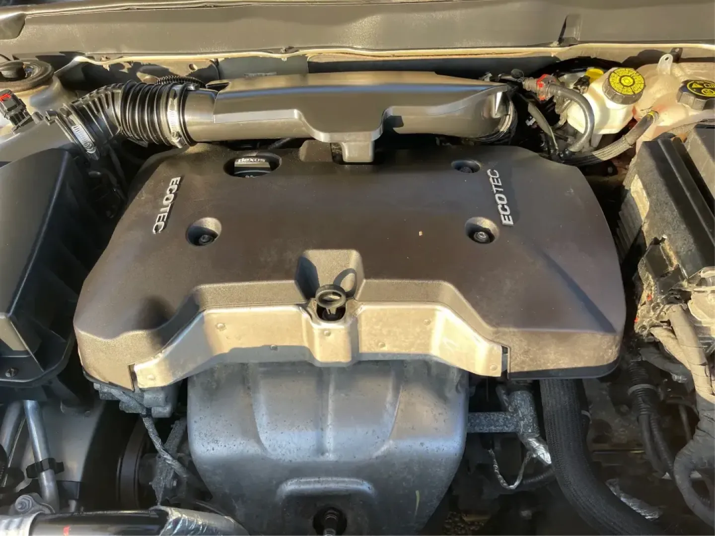 2014 Chevrolet Malibu 1LT (1G11C5SL7EF) with an ECOTEC 2.5L I-4 gasoline direct injection engine, 6-Speed Automatic transmission, located at 880 E. National Road, Vandalia, OH, 45377, (937) 908-9800, 39.891918, -84.183594 - Are you ready to elevate your daily commute or make unforgettable memories on weekend adventures? The 2014 Chevrolet Malibu 1LT, now available at Advantage Car and Credit in Xenia, OH, is the perfect sedan for those seeking a reliable, stylish, and feature-packed vehicle without breaking the bank. W - Photo#11