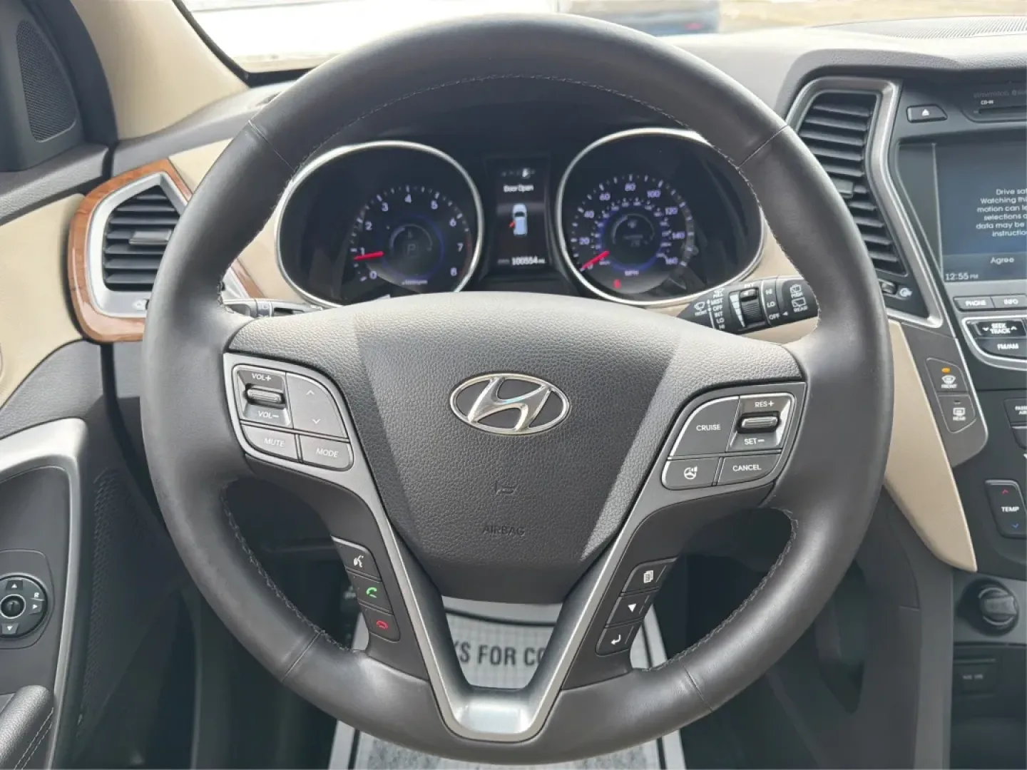 2014 Hyundai Santa Fe 2.4L (5XYZUDLB7EG) with an Theta II 2.4L I-4 gasoline direct injection engine, located at 1099 N County Rd 25A, Troy, OH, 45373, (937) 908-9800, 40.057079, -84.212883 - **Explore the Open Road with Ease: 2014 Hyundai Santa Fe at Advantage Car and Credit - Troy**<br /> <br /> Are you ready to take your family adventures to the next level? The 2014 Hyundai Santa Fe is designed for those seeking comfort, style, and ample space for everything life throws your way-perfe - Photo#16