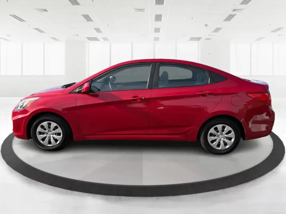2016 Hyundai Accent SE (KMHCT4AE7GU) with an 1.6L I-4 gasoline direct injection engine, 6A transmission, located at 880 E. National Road, Vandalia, OH, 45377, (937) 908-9800, 39.891918, -84.183594 - **Discover Your Next Adventure with This 2016 Hyundai Accent SE Sedan!**<br /> <br /> Are you looking for a reliable vehicle to elevate your daily commute or weekend getaways? Look no further than the stunning 2016 Hyundai Accent SE Sedan available at Advantage Car and Credit. Located at 1951 S Dayt - Photo#5