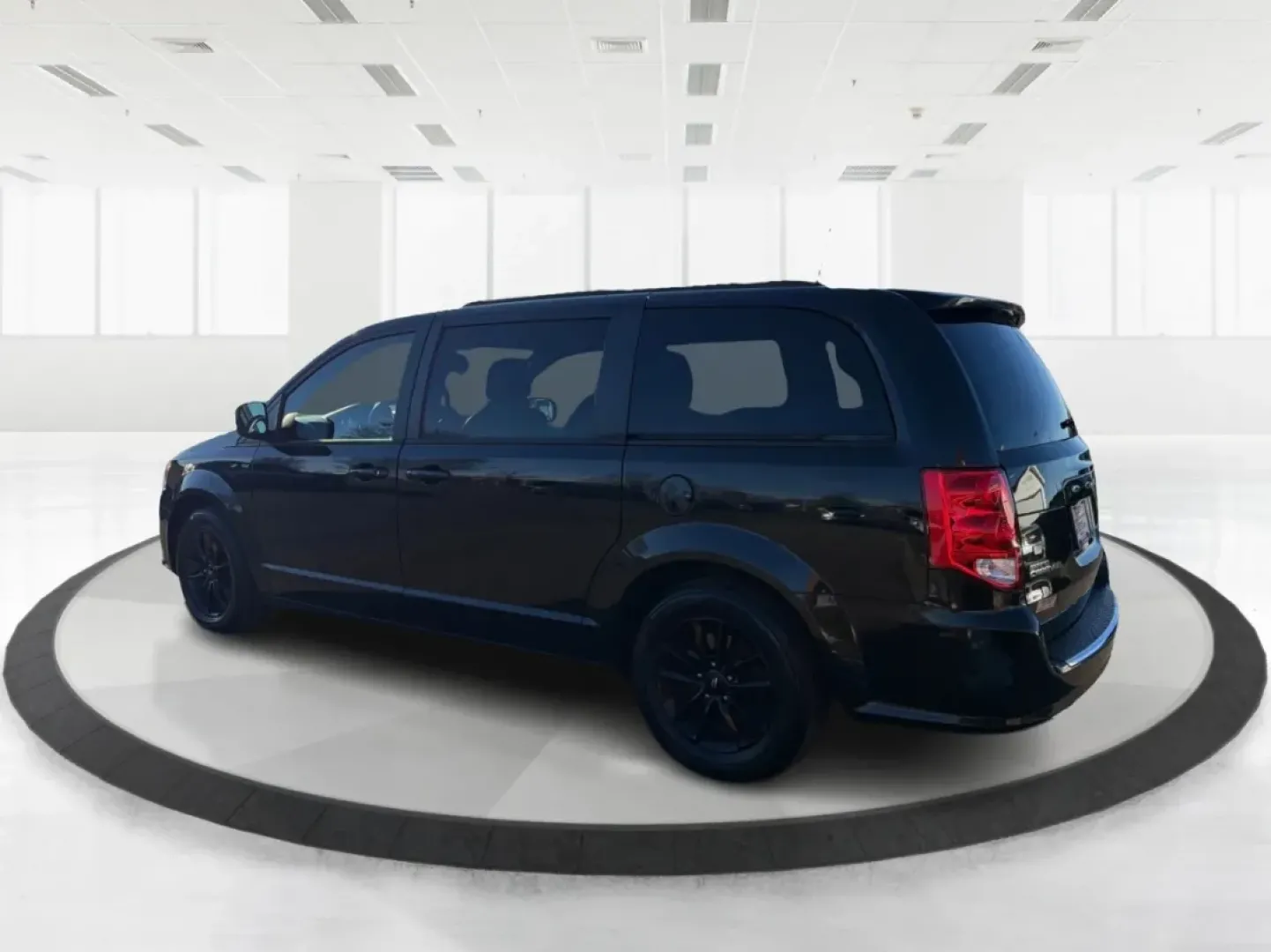 2019 Dodge Grand Caravan GT (2C4RDGEG3KR) with an Pentastar 3.6L V-6 DOHC engine, located at 8750 N County Rd 25A, Piqua, OH, 45356, (937) 908-9800, 40.164391, -84.232513 - Step into the world of family adventures and daily commutes with the 2019 Dodge Grand Caravan GT, now available at Advantage Car and Credit - Piqua in Piqua, OH. Whether you're shuttling the kids to soccer practice or planning a weekend getaway, this versatile passenger van is designed to meet all y - Photo#4