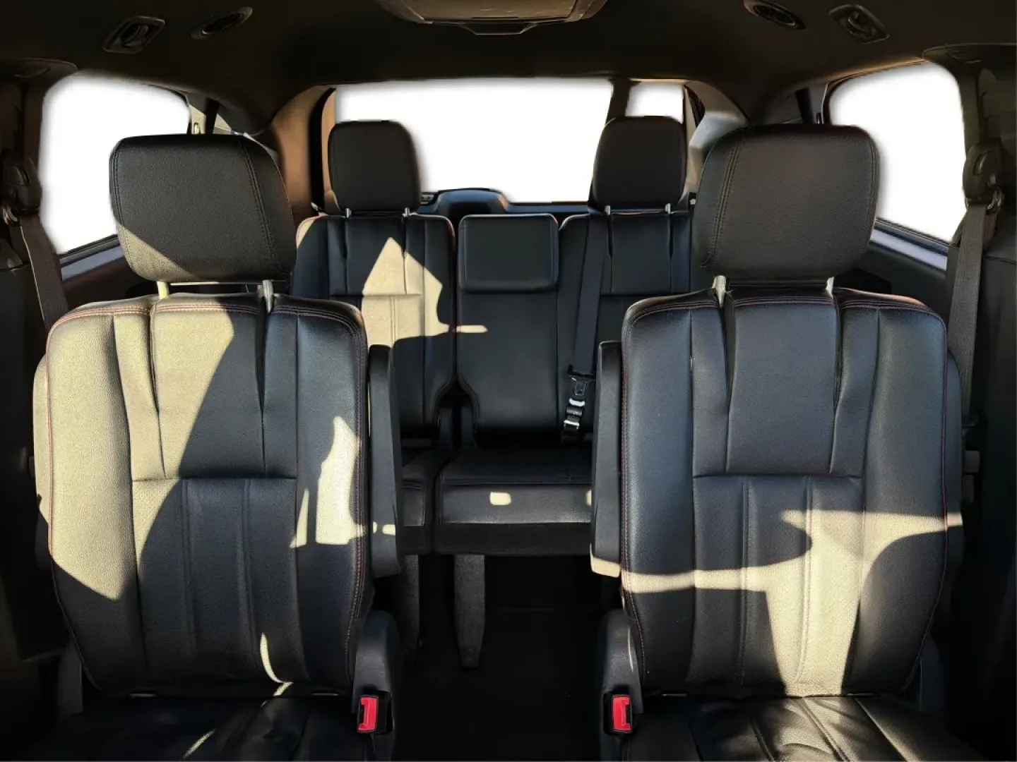 2019 Dodge Grand Caravan GT (2C4RDGEG3KR) with an Pentastar 3.6L V-6 DOHC engine, located at 1099 N County Rd 25A, Troy, OH, 45373, (937) 908-9800, 40.057079, -84.212883 - Step into the world of family adventures and daily commutes with the 2019 Dodge Grand Caravan GT, now available at Advantage Car and Credit - Piqua in Piqua, OH. Whether you're shuttling the kids to soccer practice or planning a weekend getaway, this versatile passenger van is designed to meet all y - Photo#14