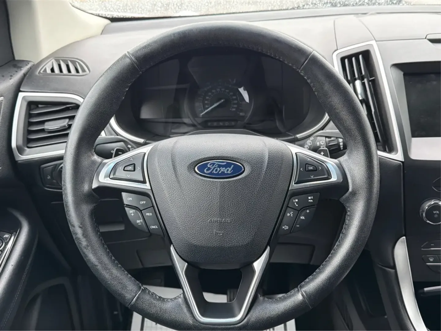 2016 Ford Edge SEL (2FMPK3J98GB) with an Other engine, located at 1099 N County Rd 25A, Troy, OH, 45373, (937) 908-9800, 40.057079, -84.212883 - ### Experience Comfort and Versatility in the 2016 Ford Edge SEL at Advantage Car and Credit - Troy<br /> <br /> Looking for the perfect blend of style, comfort, and functionality? The 2016 Ford Edge SEL, available at Advantage Car and Credit in Troy, OH, is tailored for those who lead an active lif - Photo#16