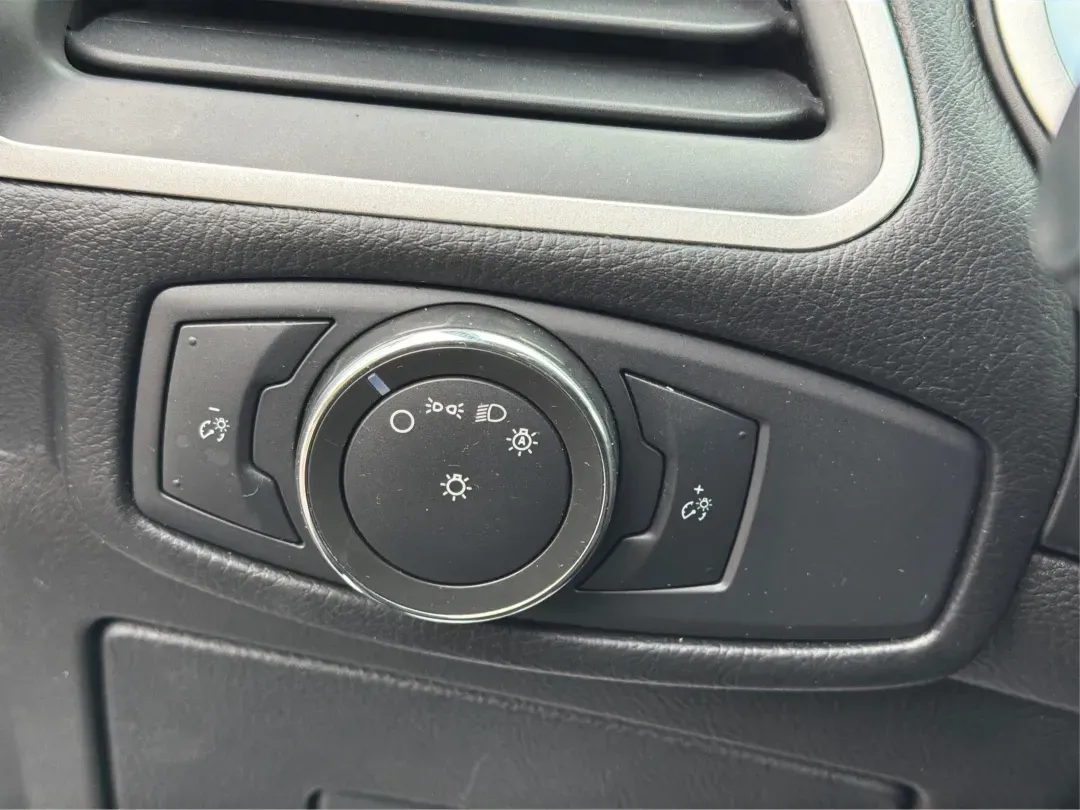 2016 Ford Edge SEL (2FMPK3J98GB) with an Other engine, located at 8750 N County Rd 25A, Piqua, OH, 45356, (937) 908-9800, 40.164391, -84.232513 - ### Experience Comfort and Versatility in the 2016 Ford Edge SEL at Advantage Car and Credit - Troy<br /> <br /> Looking for the perfect blend of style, comfort, and functionality? The 2016 Ford Edge SEL, available at Advantage Car and Credit in Troy, OH, is tailored for those who lead an active lif - Photo#17