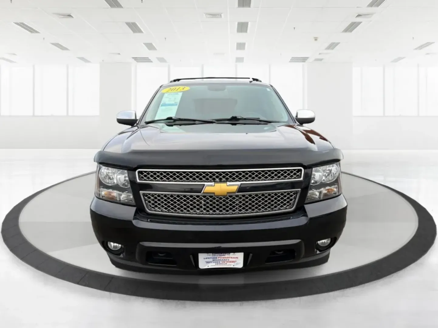2013 Chevrolet Avalanche LT (3GNTKFE78DG) with an Vortec 5.3L V-8 variable valve control engine, located at 401 Woodman Dr, Riverside, OH, 45431, (937) 908-9800, 39.760899, -84.123421 - Experience Adventure and Utility Like Never Before with the 2013 Chevrolet Avalanche LT from Advantage Car and Credit - Riverside!<br /> <br /> Whether you're gearing up for weekend adventures or simply need a reliable ride for your daily commute, this 2013 Chevrolet Avalanche LT checks all the boxe - Photo#7