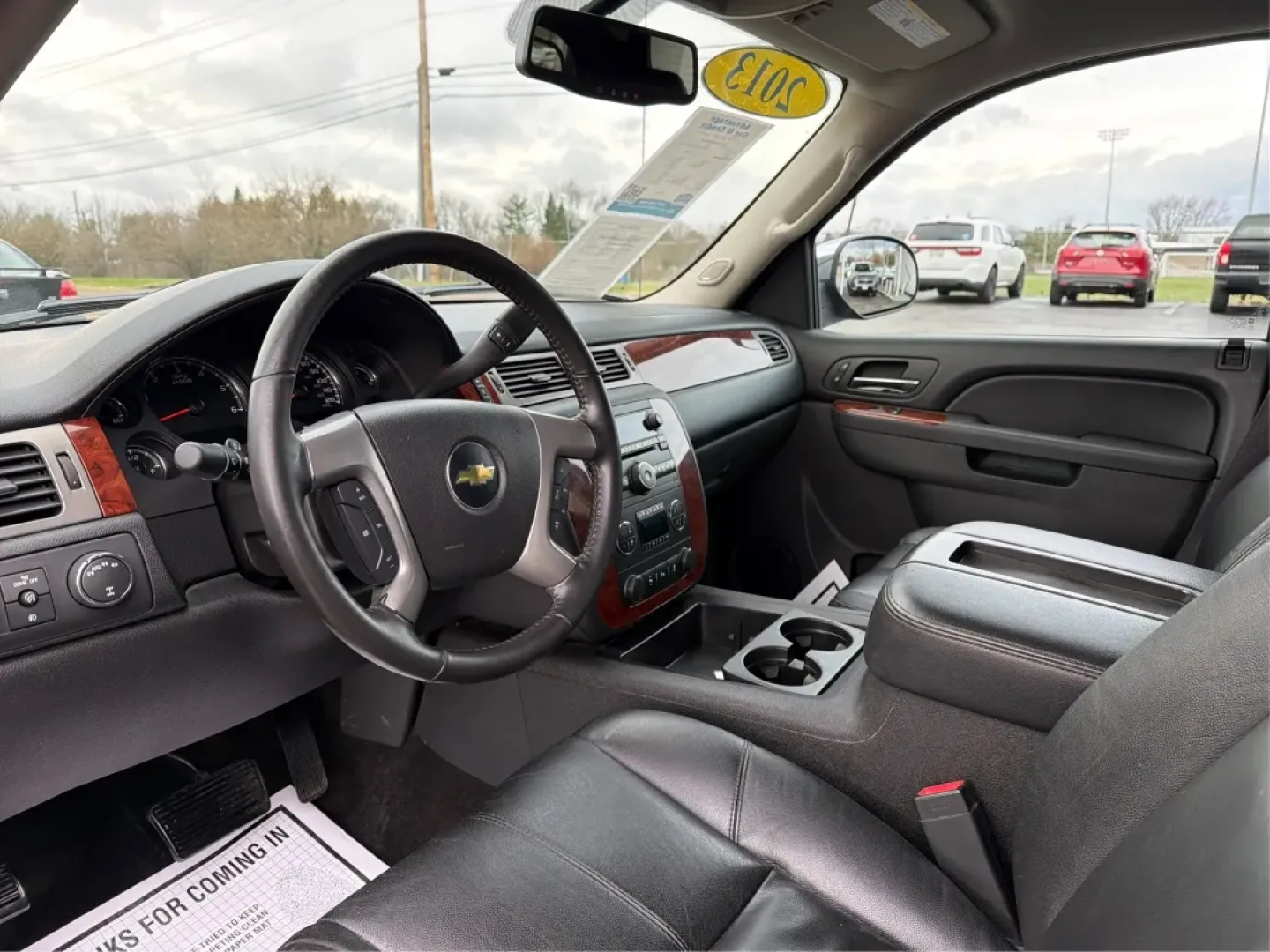 2013 Chevrolet Avalanche LT (3GNTKFE78DG) with an Vortec 5.3L V-8 variable valve control engine, located at 401 Woodman Dr, Riverside, OH, 45431, (937) 908-9800, 39.760899, -84.123421 - Experience Adventure and Utility Like Never Before with the 2013 Chevrolet Avalanche LT from Advantage Car and Credit - Riverside!<br /> <br /> Whether you're gearing up for weekend adventures or simply need a reliable ride for your daily commute, this 2013 Chevrolet Avalanche LT checks all the boxe - Photo#9