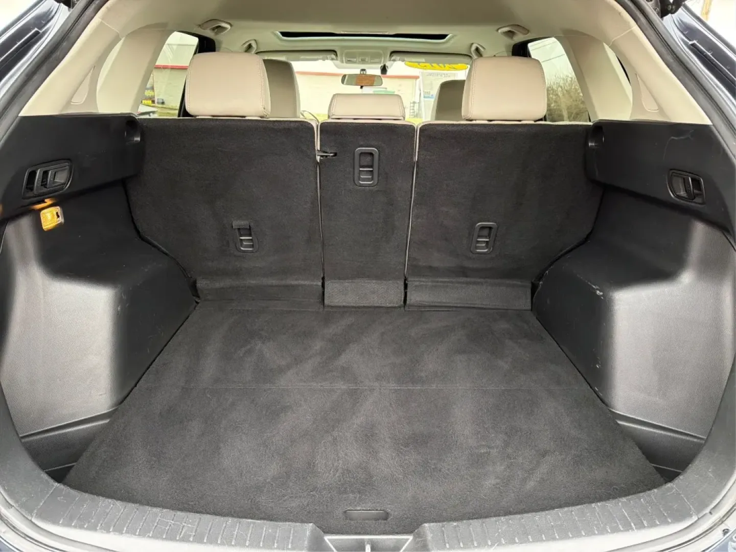 2015 Mazda CX-5 Grand Touring (JM3KE2DY9F0) with an SKYACTIV-G 2.5L I-4 gasoline direct injection engine, located at 1951 S Dayton Lakeview Rd., New Carlisle, OH, 45344, (937) 908-9800, 39.890999, -84.050255 - **Discover Adventure with the 2015 Mazda CX-5 at Advantage Car and Credit New Carlisle!**<br /> <br /> Are you ready to elevate your driving experience? Whether you're a growing family in need of space, a commuter looking for reliability, or an adventurer seeking the perfect weekend getaway vehicle - Photo#12