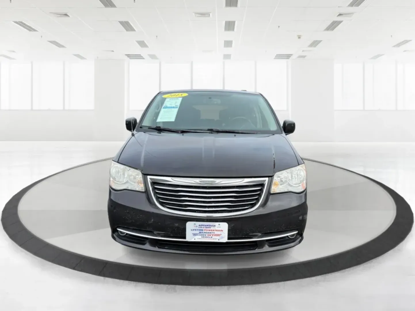 2015 Chrysler Town and Country Touring (2C4RC1BGXFR) with an 3.6L V-6 DOHC engine, 6-Speed Automatic transmission, located at 8750 N County Rd 25A, Piqua, OH, 45356, (937) 908-9800, 40.164391, -84.232513 - Are you a growing family searching for the perfect vehicle that effortlessly balances comfort, space, and style? Look no further! Advantage Car and Credit in Riverside, OH, is thrilled to present this stunning **2015 Chrysler Town and Country Touring**, designed for family adventures and daily com - Photo#7