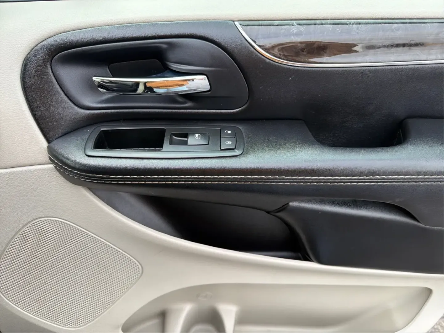 2015 Chrysler Town and Country Touring (2C4RC1BGXFR) with an 3.6L V-6 DOHC engine, 6-Speed Automatic transmission, located at 8750 N County Rd 25A, Piqua, OH, 45356, (937) 908-9800, 40.164391, -84.232513 - Are you a growing family searching for the perfect vehicle that effortlessly balances comfort, space, and style? Look no further! Advantage Car and Credit in Riverside, OH, is thrilled to present this stunning **2015 Chrysler Town and Country Touring**, designed for family adventures and daily com - Photo#20