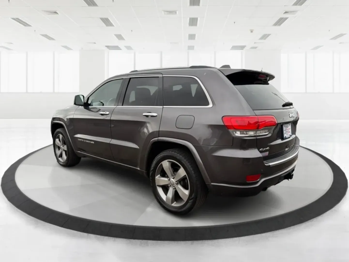 2015 Jeep Grand Cherokee Overland (1C4RJFCT6FC) with an Other engine, located at 1099 N County Rd 25A, Troy, OH, 45373, (937) 908-9800, 40.057079, -84.212883 - **Adventure Awaits: 2015 Jeep Grand Cherokee Overland - Your Perfect Family SUV!**<br /> <br /> If you're looking for a vehicle that perfectly balances comfort, style, and rugged capability, look no further than this stunning 2015 Jeep Grand Cherokee Overland. This SUV is not just a mode of transpor - Photo#4