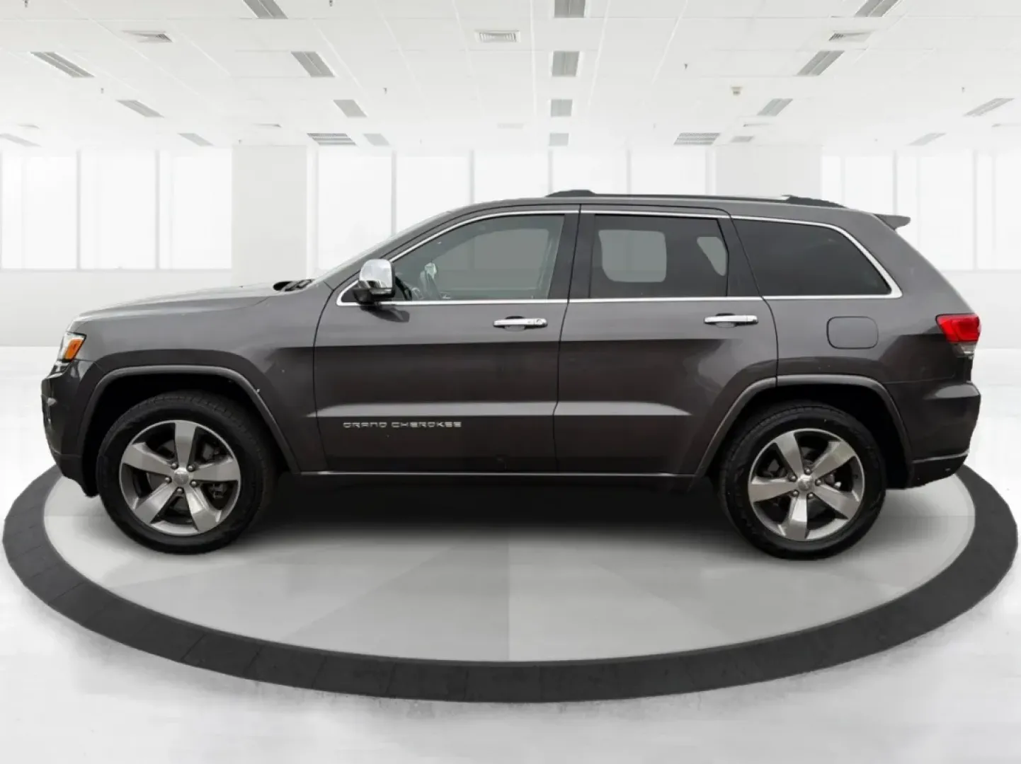 2015 Jeep Grand Cherokee Overland (1C4RJFCT6FC) with an Other engine, located at 1099 N County Rd 25A, Troy, OH, 45373, (937) 908-9800, 40.057079, -84.212883 - **Adventure Awaits: 2015 Jeep Grand Cherokee Overland - Your Perfect Family SUV!**<br /> <br /> If you're looking for a vehicle that perfectly balances comfort, style, and rugged capability, look no further than this stunning 2015 Jeep Grand Cherokee Overland. This SUV is not just a mode of transpor - Photo#5