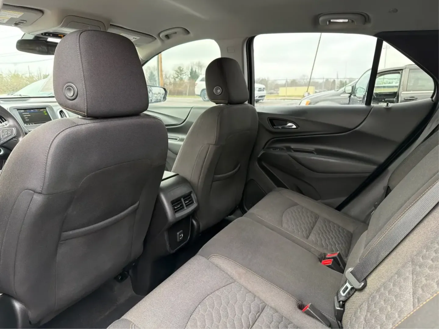 2019 Chevrolet Equinox LT (2GNAXKEV8K6) with an 1.5L I-4 gasoline direct injection engine, located at 880 E. National Road, Vandalia, OH, 45377, (937) 908-9800, 39.891918, -84.183594 - **Adventure Awaits with the 2019 Chevrolet Equinox LT at Advantage Car and Credit - Vandalia!**<br /> <br /> Discover the freedom of the open road with the 2019 Chevrolet Equinox LT, the perfect vehicle for your next adventure or daily commute. Whether you're navigating the bustling streets of Vanda - Photo#10