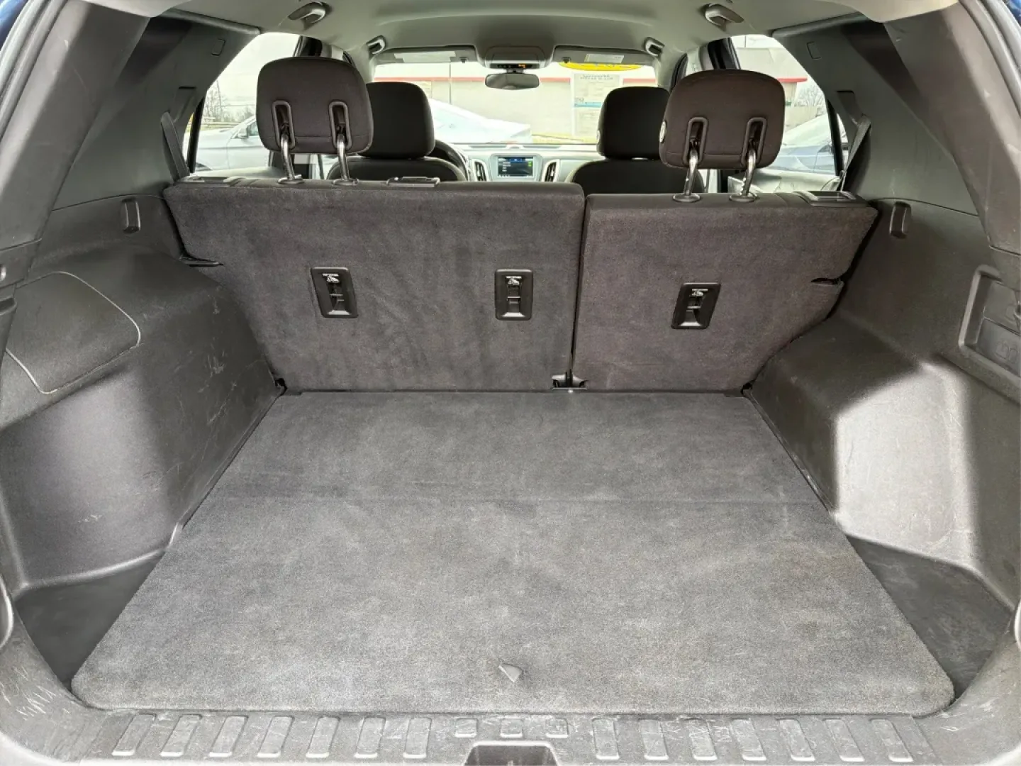 2019 Chevrolet Equinox LT (2GNAXKEV8K6) with an 1.5L I-4 gasoline direct injection engine, located at 880 E. National Road, Vandalia, OH, 45377, (937) 908-9800, 39.891918, -84.183594 - **Adventure Awaits with the 2019 Chevrolet Equinox LT at Advantage Car and Credit - Vandalia!**<br /> <br /> Discover the freedom of the open road with the 2019 Chevrolet Equinox LT, the perfect vehicle for your next adventure or daily commute. Whether you're navigating the bustling streets of Vanda - Photo#12