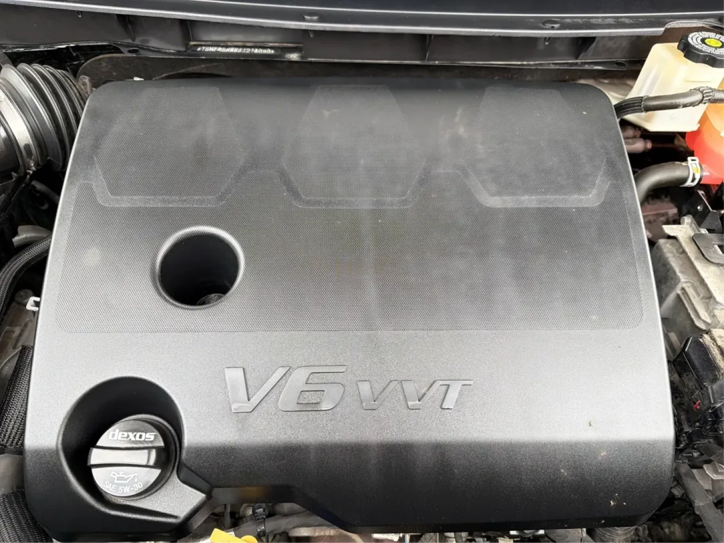 2018 Chevrolet Traverse 1LT (1GNERGKW6JJ) with an 3.6L V-6 gasoline direct injection engine, located at 1184 Kauffman Ave, Fairborn, OH, 45324, (937) 908-9800, 39.807072, -84.030914 - Are you ready to elevate your family's adventures, all while cruising in unparalleled comfort and style? Look no further than this stunning 2018 Chevrolet Traverse 1LT, now available at Advantage Car and Credit in Fairborn, OH! With ample space, cutting-edge technology, and a robust engine, this SUV - Photo#11