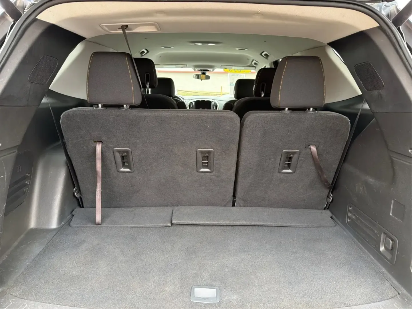 2018 Chevrolet Traverse 1LT (1GNERGKW6JJ) with an 3.6L V-6 gasoline direct injection engine, located at 1184 Kauffman Ave, Fairborn, OH, 45324, (937) 908-9800, 39.807072, -84.030914 - Are you ready to elevate your family's adventures, all while cruising in unparalleled comfort and style? Look no further than this stunning 2018 Chevrolet Traverse 1LT, now available at Advantage Car and Credit in Fairborn, OH! With ample space, cutting-edge technology, and a robust engine, this SUV - Photo#12