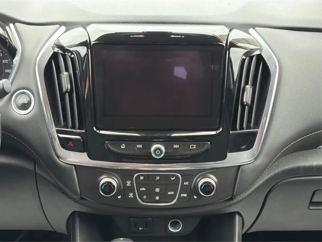 2018 Chevrolet Traverse 1LT (1GNERGKW6JJ) with an 3.6L V-6 gasoline direct injection engine, located at 8750 N County Rd 25A, Piqua, OH, 45356, (937) 908-9800, 40.164391, -84.232513 - Are you ready to elevate your family's adventures, all while cruising in unparalleled comfort and style? Look no further than this stunning 2018 Chevrolet Traverse 1LT, now available at Advantage Car and Credit in Fairborn, OH! With ample space, cutting-edge technology, and a robust engine, this SUV - Photo#13