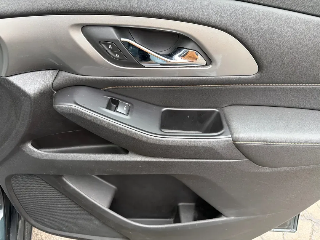 2018 Chevrolet Traverse 1LT (1GNERGKW6JJ) with an 3.6L V-6 gasoline direct injection engine, located at 8750 N County Rd 25A, Piqua, OH, 45356, (937) 908-9800, 40.164391, -84.232513 - Are you ready to elevate your family's adventures, all while cruising in unparalleled comfort and style? Look no further than this stunning 2018 Chevrolet Traverse 1LT, now available at Advantage Car and Credit in Fairborn, OH! With ample space, cutting-edge technology, and a robust engine, this SUV - Photo#20