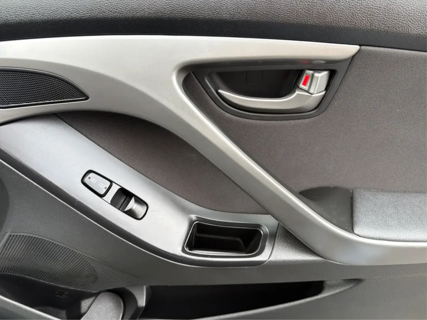 2016 Hyundai Elantra Value Edition (KMHDH4AE8GU) with an Nu 1.8L I-4 DOHC engine, located at 1230 East Main St, Xenia, OH, 45385, (937) 908-9800, 39.688026, -83.910172 - **Discover Your Next Adventure with the 2016 Hyundai Elantra at Advantage Car and Credit in Xenia, OH!**<br /> <br /> Are you in search of a reliable vehicle that seamlessly fits your daily lifestyle? Look no further than the 2016 Hyundai Elantra Value Edition, available at Advantage Car and Credit - Photo#18