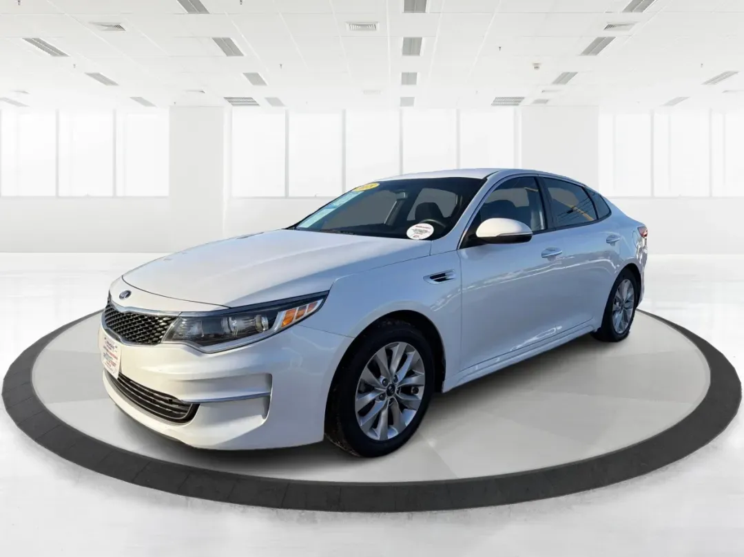 2018 Kia Optima LX (5XXGT4L39JG) with an Theta II 2.4L I-4 gasoline direct injection engine, located at 1099 N County Rd 25A, Troy, OH, 45373, (937) 908-9800, 40.057079, -84.212883 - Discover the perfect blend of style, comfort, and reliability with the 2018 Kia Optima LX, now available at Advantage Car and Credit in New Carlisle, OH. This sedan is designed for those who appreciate a smooth driving experience and high-end features, making it an ideal choice for budget-conscious - Photo#8