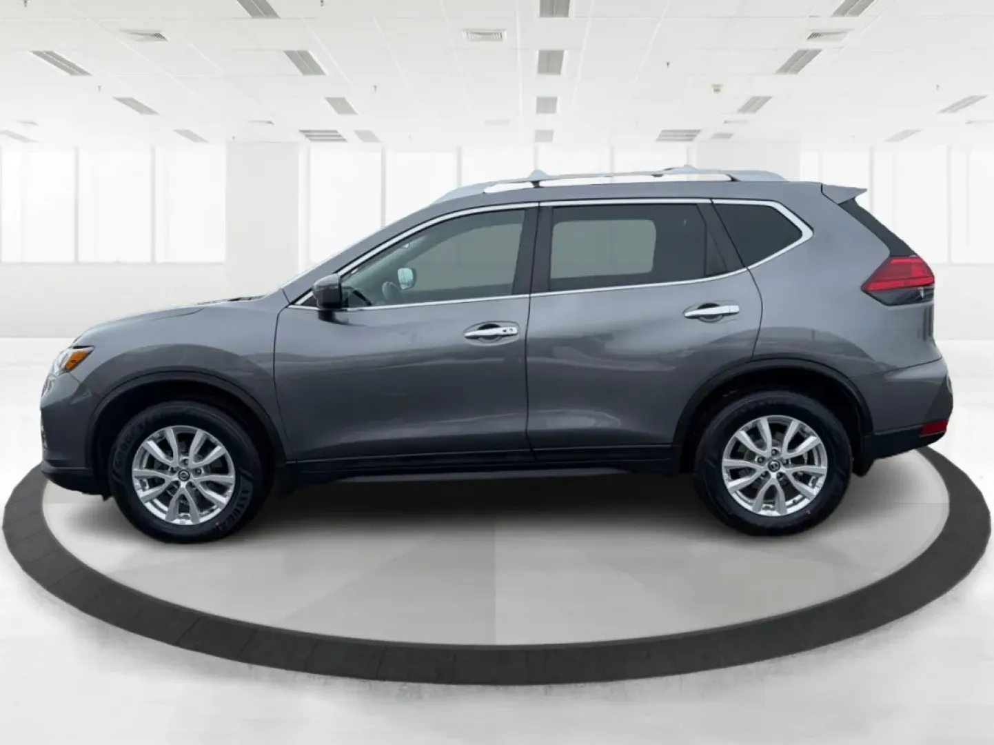 2017 Nissan Rogue SV (5N1AT2MV8HC) with an 2.5L I-4 DOHC engine, CVT transmission, located at 401 Woodman Dr, Riverside, OH, 45431, (937) 908-9800, 39.760899, -84.123421 - **Adventure Awaits with the 2017 Nissan Rogue SV Perfect for Growing Families!**<br /> <br /> Are you in search of a reliable SUV that fits your active lifestyle? Look no further than this 2017 Nissan Rogue SV, available now at Advantage Car and Credit - Troy! This spacious sport utility vehicle is - Photo#5
