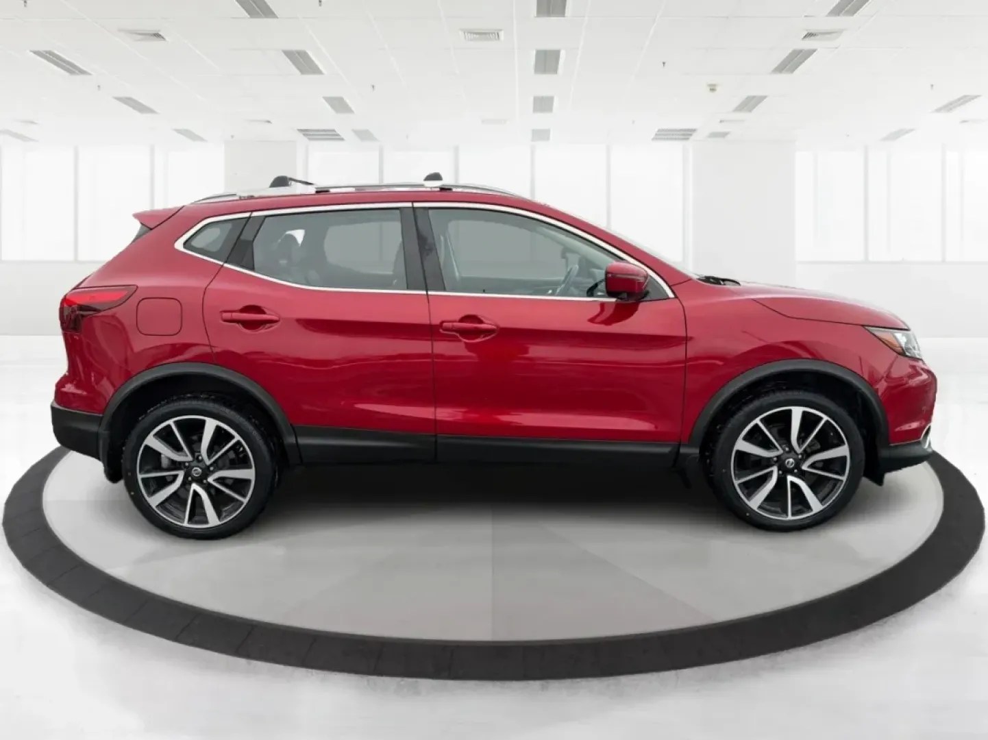 2018 Nissan Rogue SL (JN1BJ1CRXJW) with an 2L I-4 gasoline direct injection engine, located at 880 E. National Road, Vandalia, OH, 45377, (937) 908-9800, 39.891918, -84.183594 - **Adventure Awaits with the 2018 Nissan Rogue SL at Advantage Car and Credit - Fairborn!**<br /> <br /> Are you ready to elevate your driving experience and create unforgettable memories on the road? The 2018 Nissan Rogue SL is the ideal companion for growing families, weekend adventurers, or anyone - Photo#1