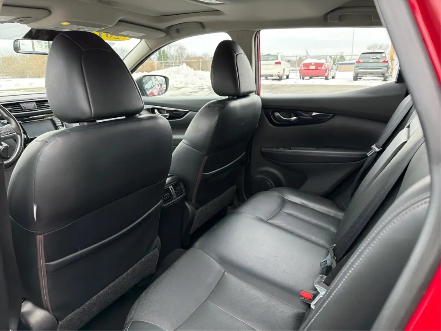 2018 Nissan Rogue SL (JN1BJ1CRXJW) with an 2L I-4 gasoline direct injection engine, located at 880 E. National Road, Vandalia, OH, 45377, (937) 908-9800, 39.891918, -84.183594 - **Adventure Awaits with the 2018 Nissan Rogue SL at Advantage Car and Credit - Fairborn!**<br /> <br /> Are you ready to elevate your driving experience and create unforgettable memories on the road? The 2018 Nissan Rogue SL is the ideal companion for growing families, weekend adventurers, or anyone - Photo#10