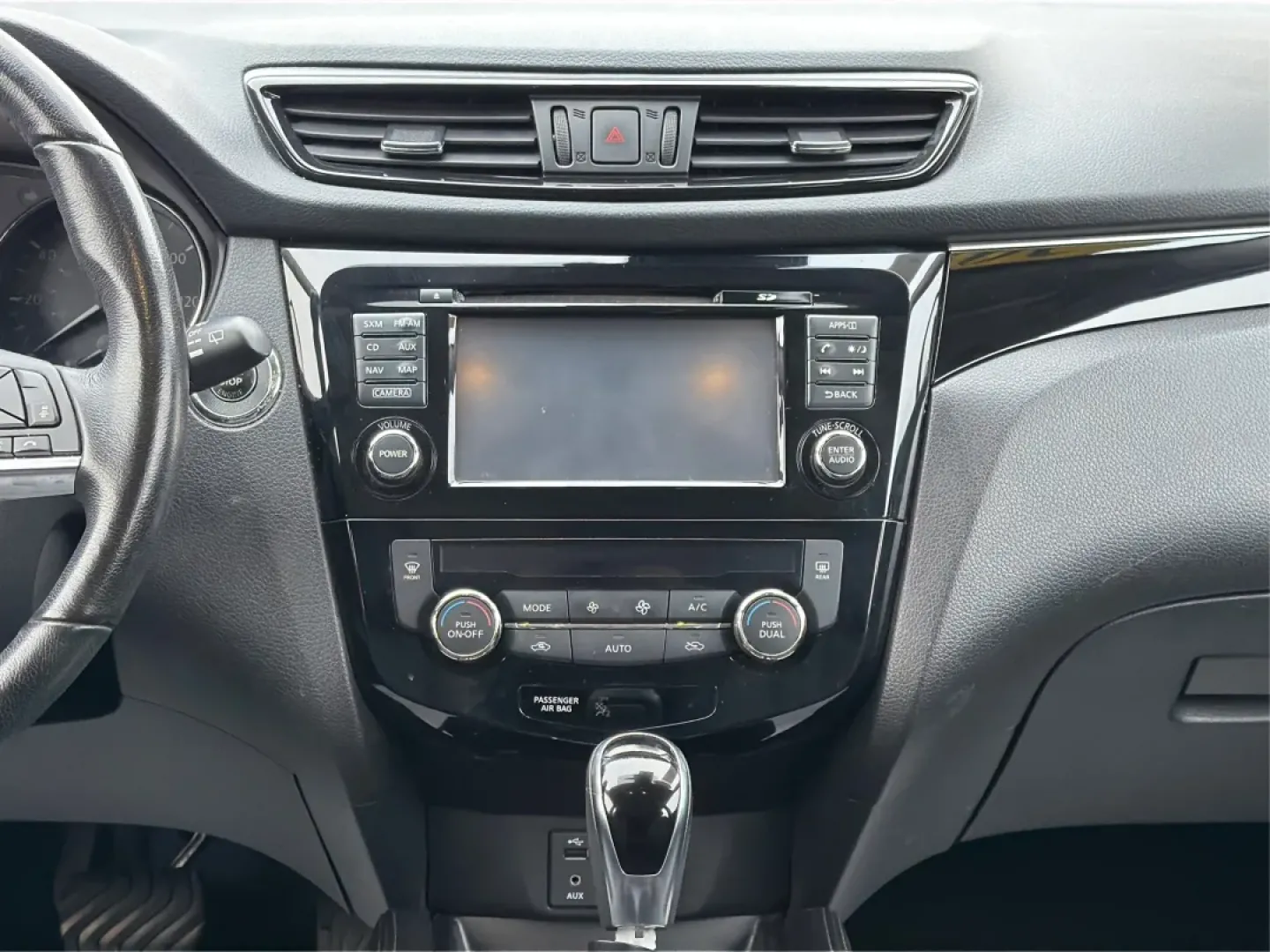 2018 Nissan Rogue SL (JN1BJ1CRXJW) with an 2L I-4 gasoline direct injection engine, located at 880 E. National Road, Vandalia, OH, 45377, (937) 908-9800, 39.891918, -84.183594 - **Adventure Awaits with the 2018 Nissan Rogue SL at Advantage Car and Credit - Fairborn!**<br /> <br /> Are you ready to elevate your driving experience and create unforgettable memories on the road? The 2018 Nissan Rogue SL is the ideal companion for growing families, weekend adventurers, or anyone - Photo#13