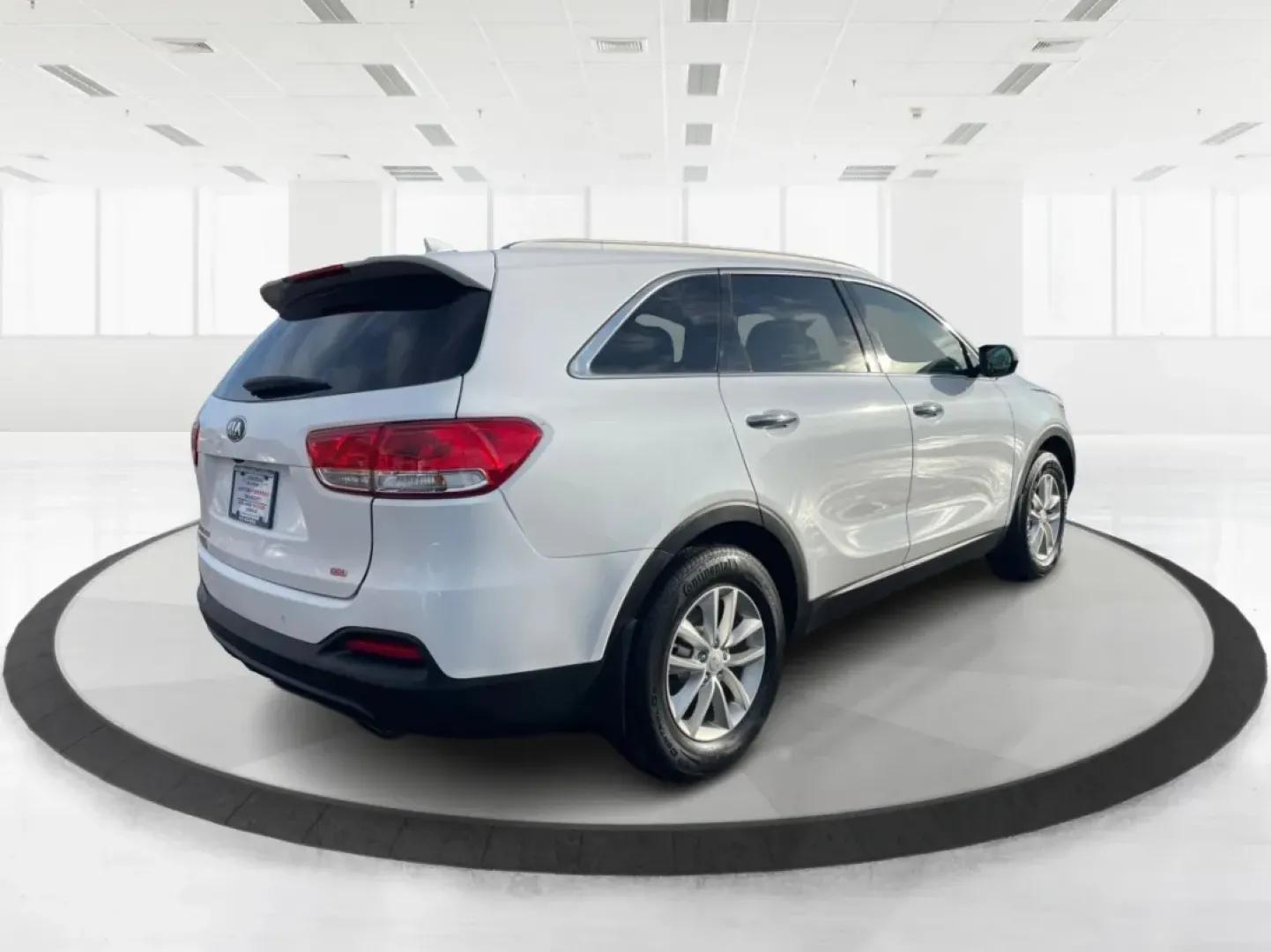 2017 Kia Sorento 2.4L LX (5XYPG4A37HG) with an 2.4L I-4 gasoline direct injection engine, located at 1951 S Dayton Lakeview Rd., New Carlisle, OH, 45344, (937) 908-9800, 39.890999, -84.050255 - **Adventure Awaits: Drive Home the 2017 Kia Sorento LX from Advantage Car and Credit!**<br /> <br /> Are you ready to embark on weekend adventures, family road trips, or daily commutes? The 2017 Kia Sorento LX, available at Advantage Car and Credit in New Carlisle, OH, is the perfect companion for e - Photo#2