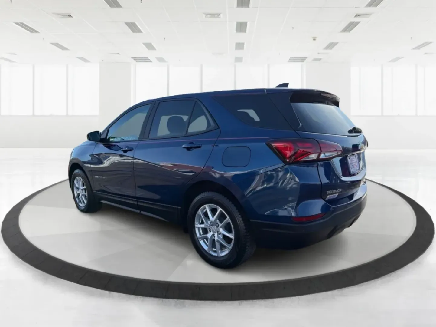 2022 Chevrolet Equinox AWD 1FL (2GNAX5EV4N6) with an 1.5L I-4 gasoline direct injection engine, 6A transmission, located at 8750 N County Rd 25A, Piqua, OH, 45356, (937) 908-9800, 40.164391, -84.232513 - **Discover Your Next Adventure with the 2022 Chevrolet Equinox at Advantage Car and Credit - New Carlisle!**<br /> <br /> If you're in the market for a versatile SUV that effortlessly blends family-friendly features with modern technology, look no further than this stunning 2022 Chevrolet Equinox. P - Photo#4