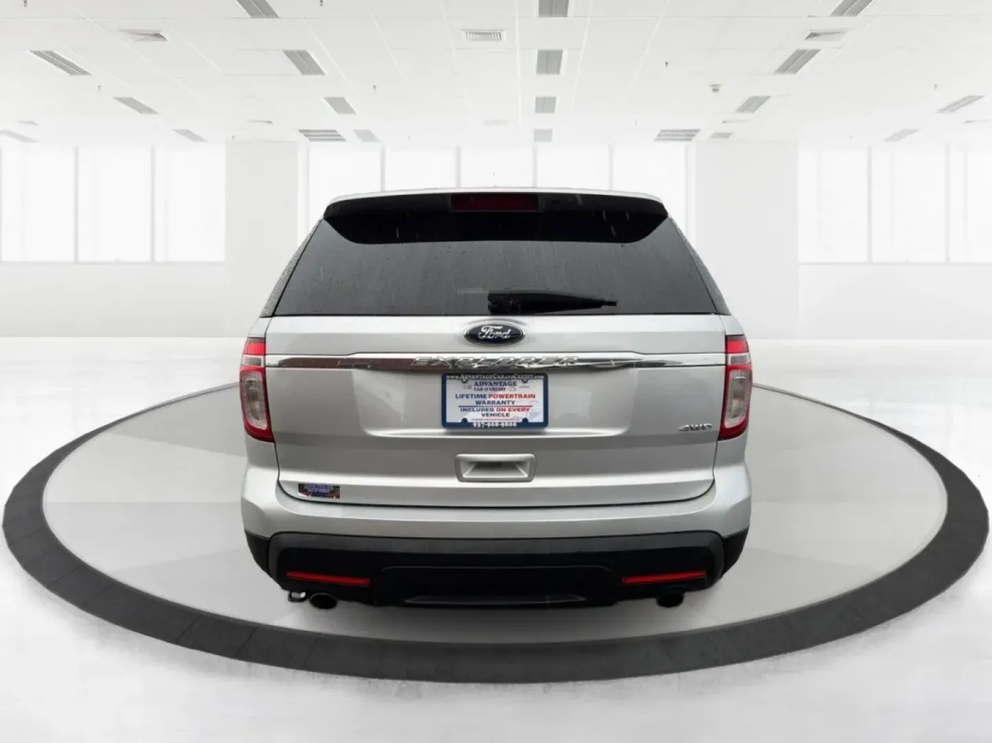 2015 Ford Explorer Base (1FM5K8B82FG) with an Other engine, located at 1230 East Main St, Xenia, OH, 45385, (937) 908-9800, 39.688026, -83.910172 - **Adventure Awaits: Explore New Horizons with the 2015 Ford Explorer from Advantage Car and Credit - Piqua!**<br /> <br /> Are you ready to elevate your driving experience and embrace life's adventures? Whether you're planning family outings, commuting to work, or embarking on weekend getaways, the - Photo#3