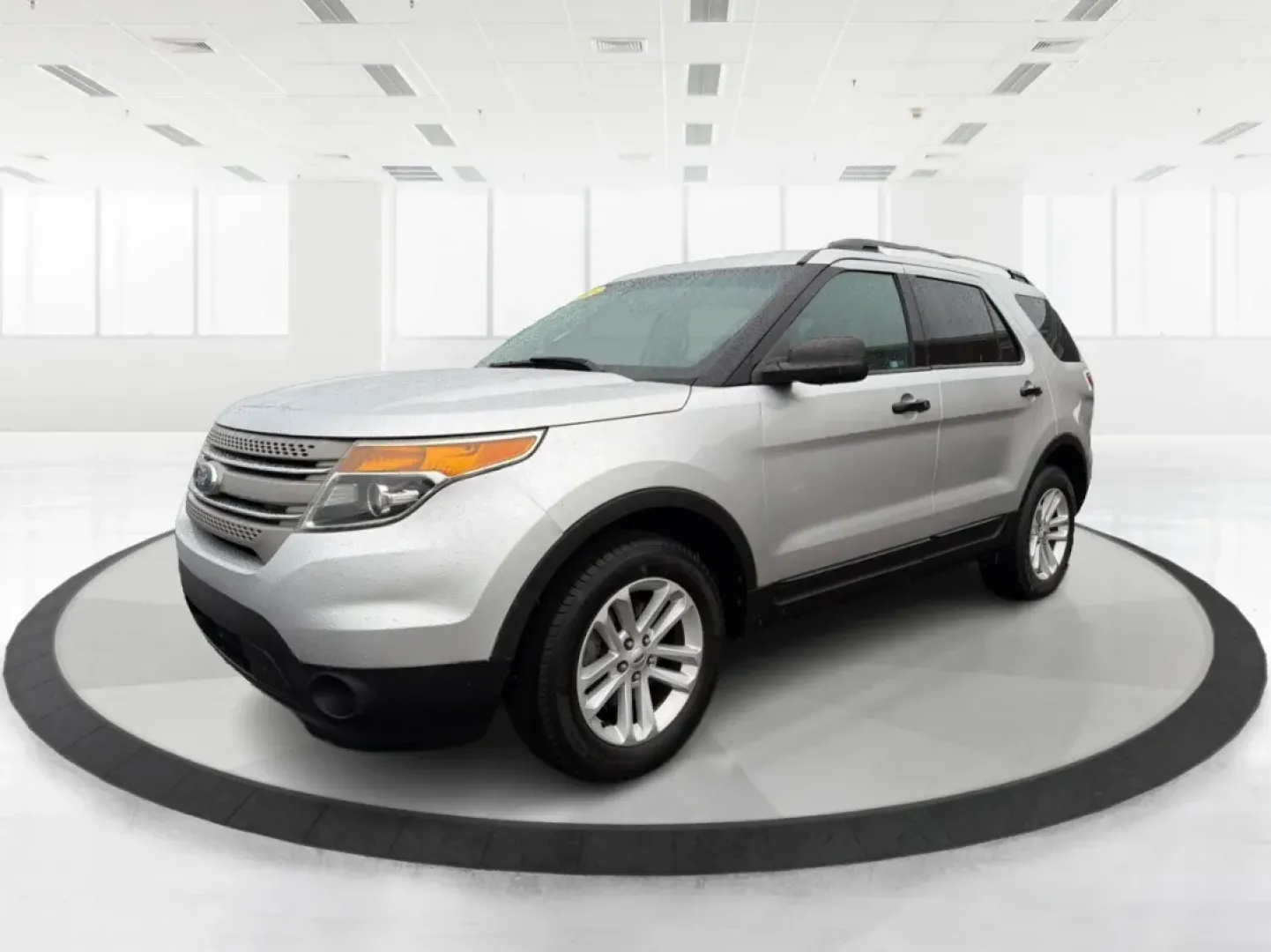 2015 Ford Explorer Base (1FM5K8B82FG) with an Other engine, located at 1230 East Main St, Xenia, OH, 45385, (937) 908-9800, 39.688026, -83.910172 - **Adventure Awaits: Explore New Horizons with the 2015 Ford Explorer from Advantage Car and Credit - Piqua!**<br /> <br /> Are you ready to elevate your driving experience and embrace life's adventures? Whether you're planning family outings, commuting to work, or embarking on weekend getaways, the - Photo#8
