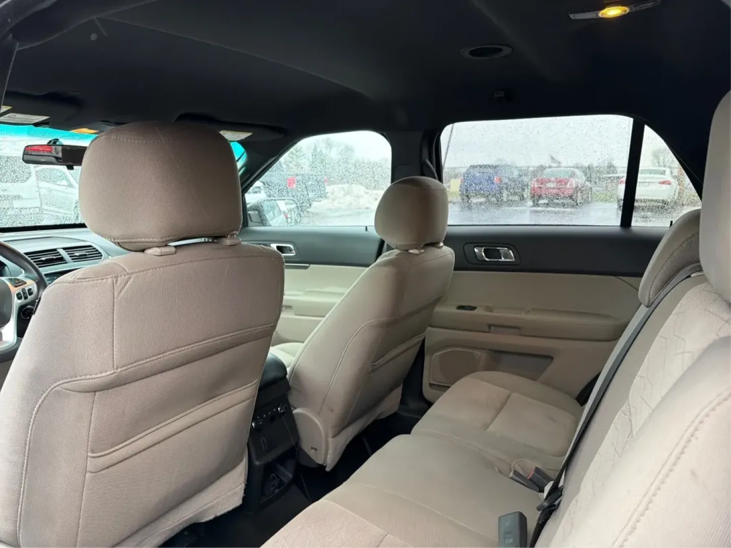 2015 Ford Explorer Base (1FM5K8B82FG) with an Other engine, located at 1230 East Main St, Xenia, OH, 45385, (937) 908-9800, 39.688026, -83.910172 - **Adventure Awaits: Explore New Horizons with the 2015 Ford Explorer from Advantage Car and Credit - Piqua!**<br /> <br /> Are you ready to elevate your driving experience and embrace life's adventures? Whether you're planning family outings, commuting to work, or embarking on weekend getaways, the - Photo#10