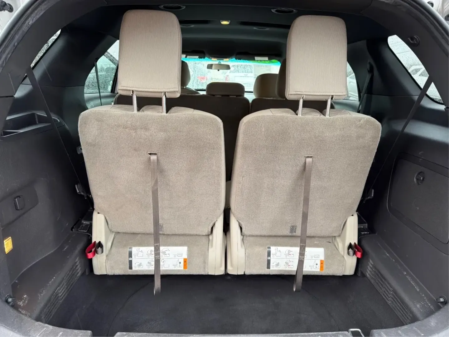 2015 Ford Explorer Base (1FM5K8B82FG) with an Other engine, located at 1230 East Main St, Xenia, OH, 45385, (937) 908-9800, 39.688026, -83.910172 - **Adventure Awaits: Explore New Horizons with the 2015 Ford Explorer from Advantage Car and Credit - Piqua!**<br /> <br /> Are you ready to elevate your driving experience and embrace life's adventures? Whether you're planning family outings, commuting to work, or embarking on weekend getaways, the - Photo#12