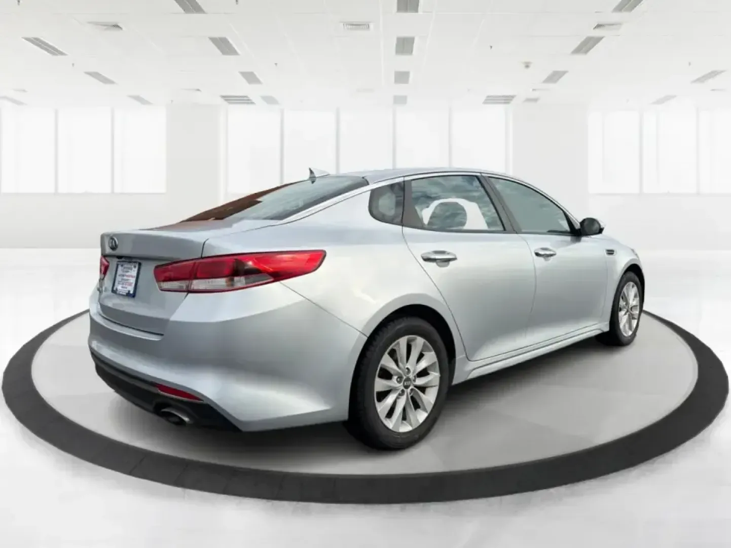 2017 Kia Optima LX (5XXGT4L31HG) with an Theta II 2.4L I-4 gasoline direct injection engine, 6A transmission, located at 880 E. National Road, Vandalia, OH, 45377, (937) 908-9800, 39.891918, -84.183594 - Are you ready to elevate your daily drive while embracing a lifestyle of convenience and reliability? Look no further than this stunning 2017 Kia Optima LX, available now at Advantage Car and Credit in Piqua, OH! This sedan is perfect for budget-conscious buyers seeking an efficient and stylish vehi - Photo#2