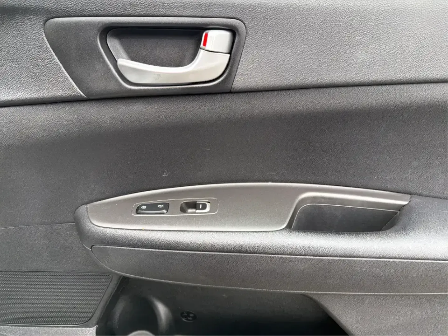 2017 Kia Optima LX (5XXGT4L31HG) with an Theta II 2.4L I-4 gasoline direct injection engine, 6A transmission, located at 880 E. National Road, Vandalia, OH, 45377, (937) 908-9800, 39.891918, -84.183594 - Are you ready to elevate your daily drive while embracing a lifestyle of convenience and reliability? Look no further than this stunning 2017 Kia Optima LX, available now at Advantage Car and Credit in Piqua, OH! This sedan is perfect for budget-conscious buyers seeking an efficient and stylish vehi - Photo#18