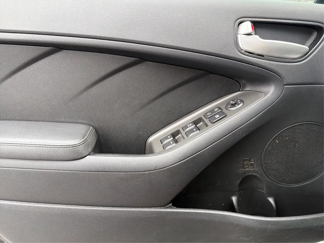 2018 Kia Forte LX (3KPFK4A71JE) with an 2L I-4 DOHC engine, located at 1951 S Dayton Lakeview Rd., New Carlisle, OH, 45344, (937) 908-9800, 39.890999, -84.050255 - **Discover Your Next Adventure with the 2018 Kia Forte at Advantage Car and Credit!**<br /> <br /> Are you in the market for a reliable and stylish sedan that accommodates your busy lifestyle? Look no further than this stunning 2018 Kia Forte LX, available now at Advantage Car and Credit in New Carl - Photo#17