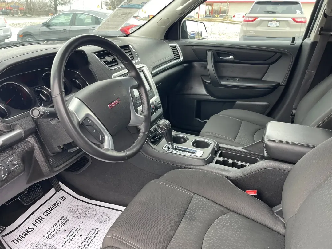 2015 GMC Acadia SLE-2 (1GKKVPKD6FJ) with an 3.6L V-6 gasoline direct injection engine, located at 8750 N County Rd 25A, Piqua, OH, 45356, (937) 908-9800, 40.164391, -84.232513 - Third Row - Photo#2