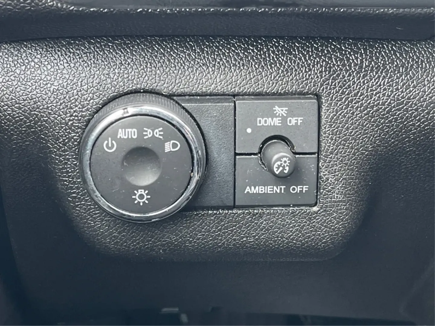 2015 GMC Acadia SLE-2 (1GKKVPKD6FJ) with an 3.6L V-6 gasoline direct injection engine, located at 1230 East Main St, Xenia, OH, 45385, (937) 908-9800, 39.688026, -83.910172 - Third Row - Photo#10