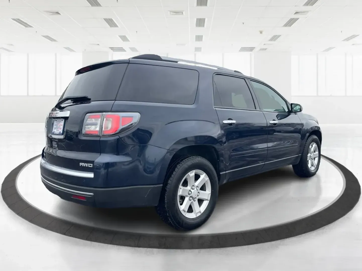 2015 GMC Acadia SLE-2 (1GKKVPKD6FJ) with an 3.6L V-6 gasoline direct injection engine, located at 1230 East Main St, Xenia, OH, 45385, (937) 908-9800, 39.688026, -83.910172 - Third Row - Photo#17