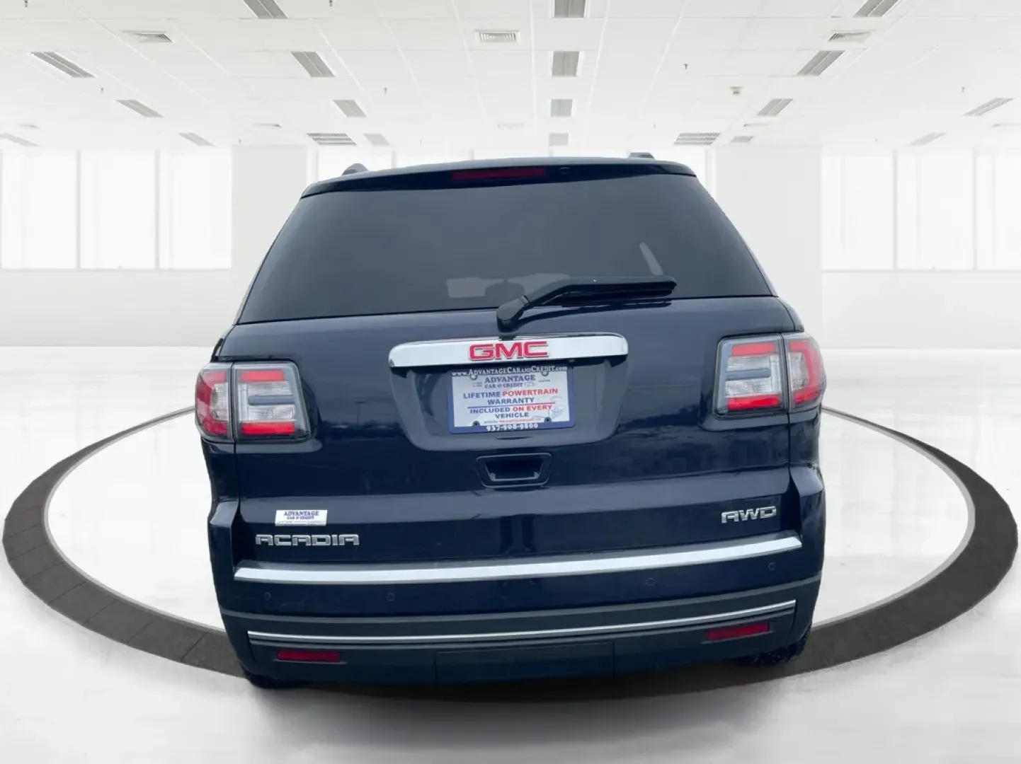 2015 GMC Acadia SLE-2 (1GKKVPKD6FJ) with an 3.6L V-6 gasoline direct injection engine, located at 1230 East Main St, Xenia, OH, 45385, (937) 908-9800, 39.688026, -83.910172 - Third Row - Photo#18